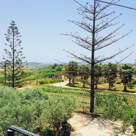 Casa Vacanza Mariaoliva Villa เมนฟี ภายนอก รูปภาพ