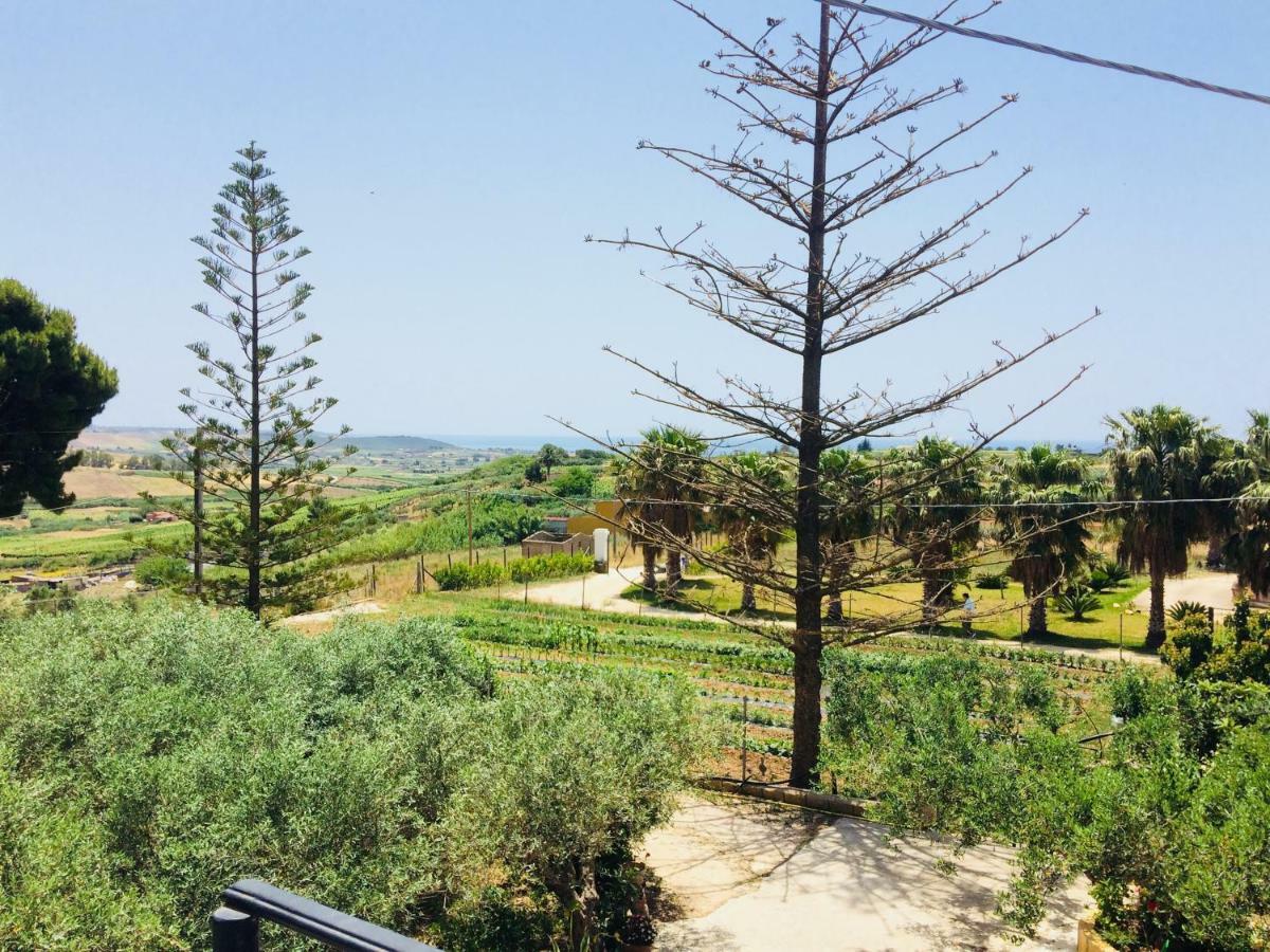 Casa Vacanza Mariaoliva Villa เมนฟี ภายนอก รูปภาพ