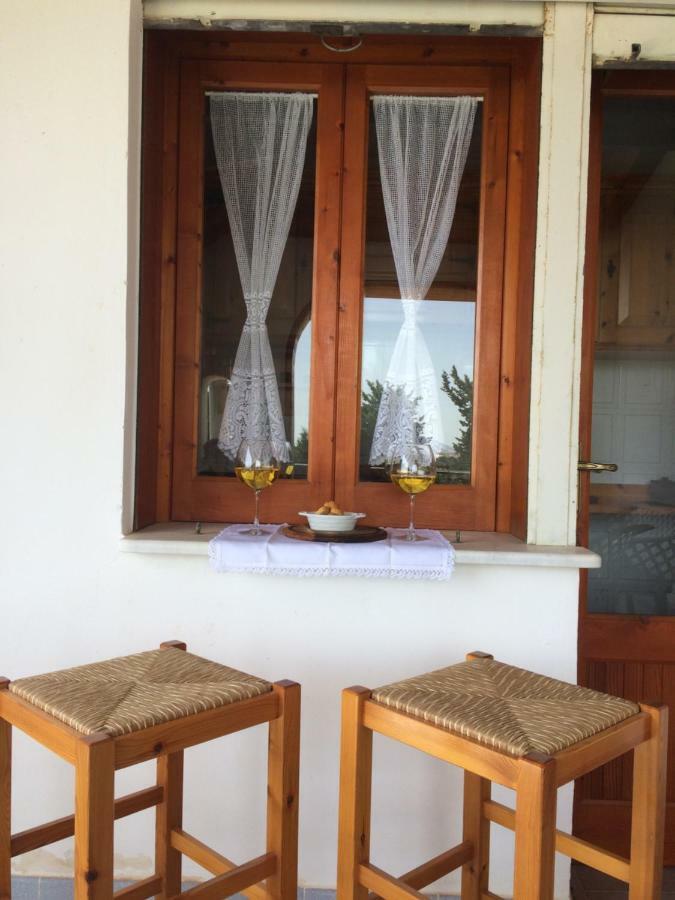 Casa Vacanza Mariaoliva Villa เมนฟี ภายนอก รูปภาพ