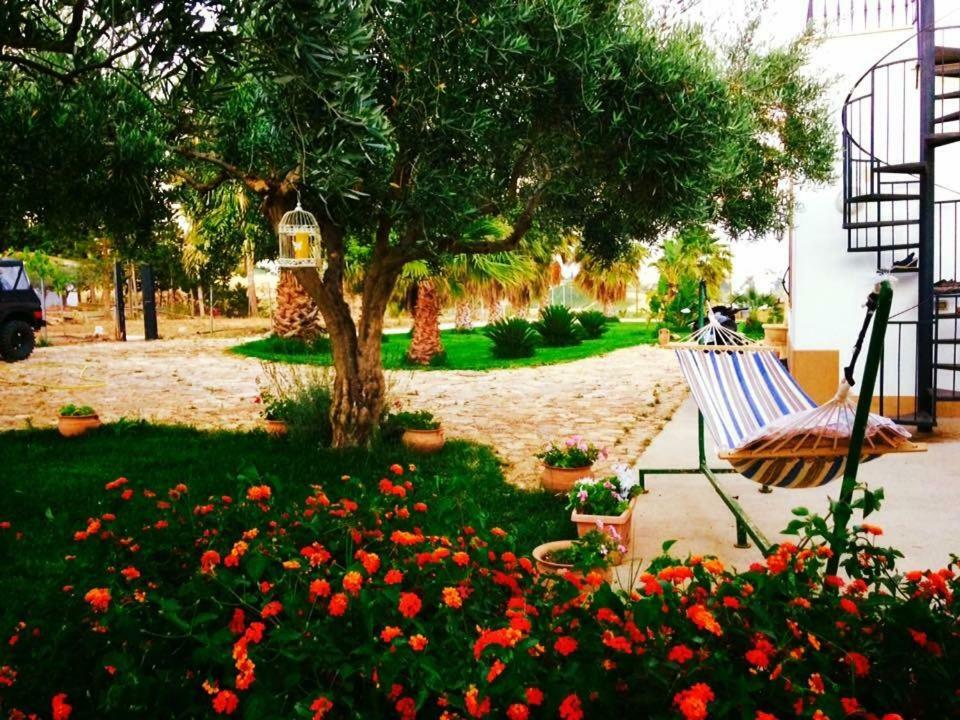 Casa Vacanza Mariaoliva Villa เมนฟี ภายนอก รูปภาพ